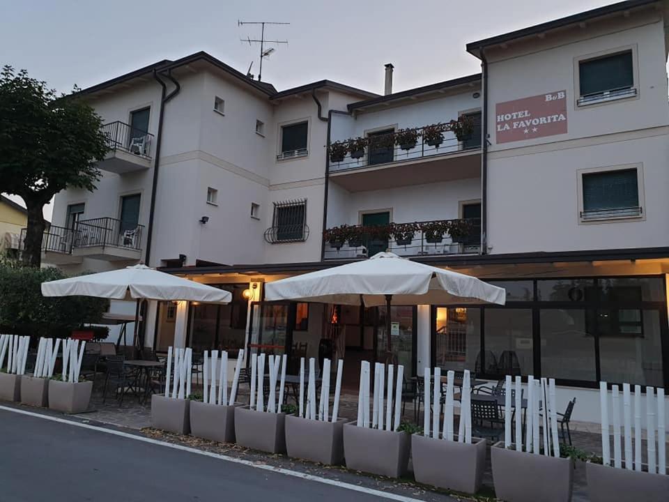 Hotel La Favorita Peschiera del Garda Buitenkant foto